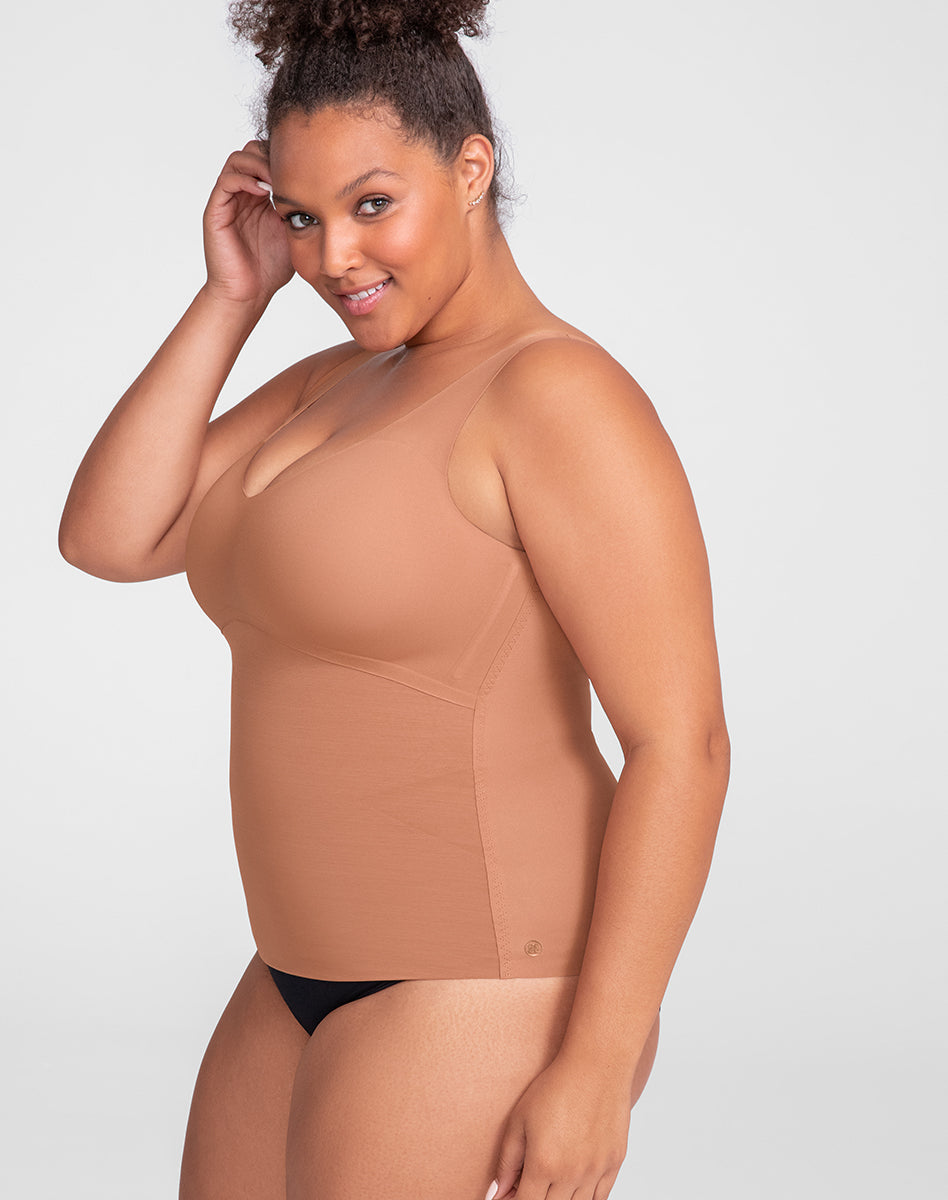 LiftWearTank-Model-Cinnamon-XL-Larissa-Side.jpg
