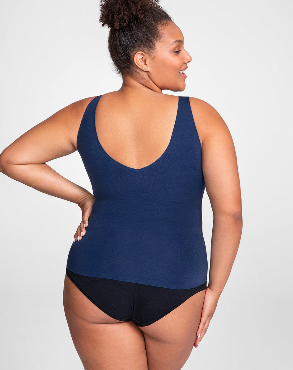 LiftWearTank-Model-Navy-XL-Larissa-Back.jpg