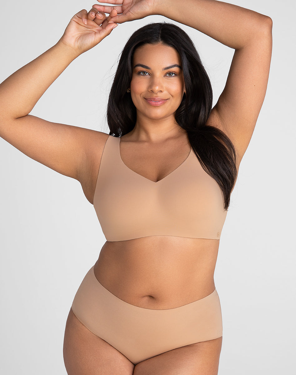 SoftFormBra-Model-Sand-1X-Julia-Front.jpg